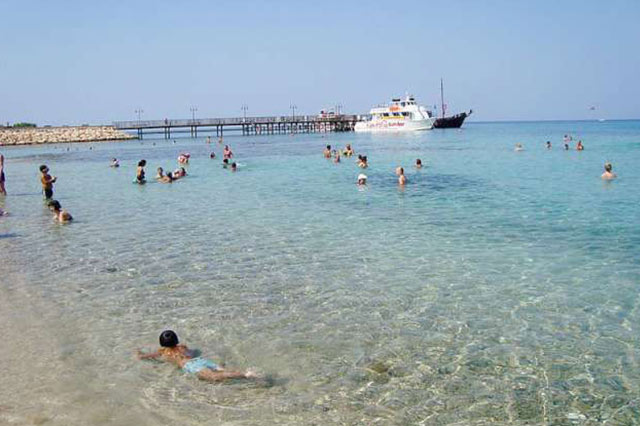 beach-restaurant-cyprus-pernera-protaras-polyxenia-isaak